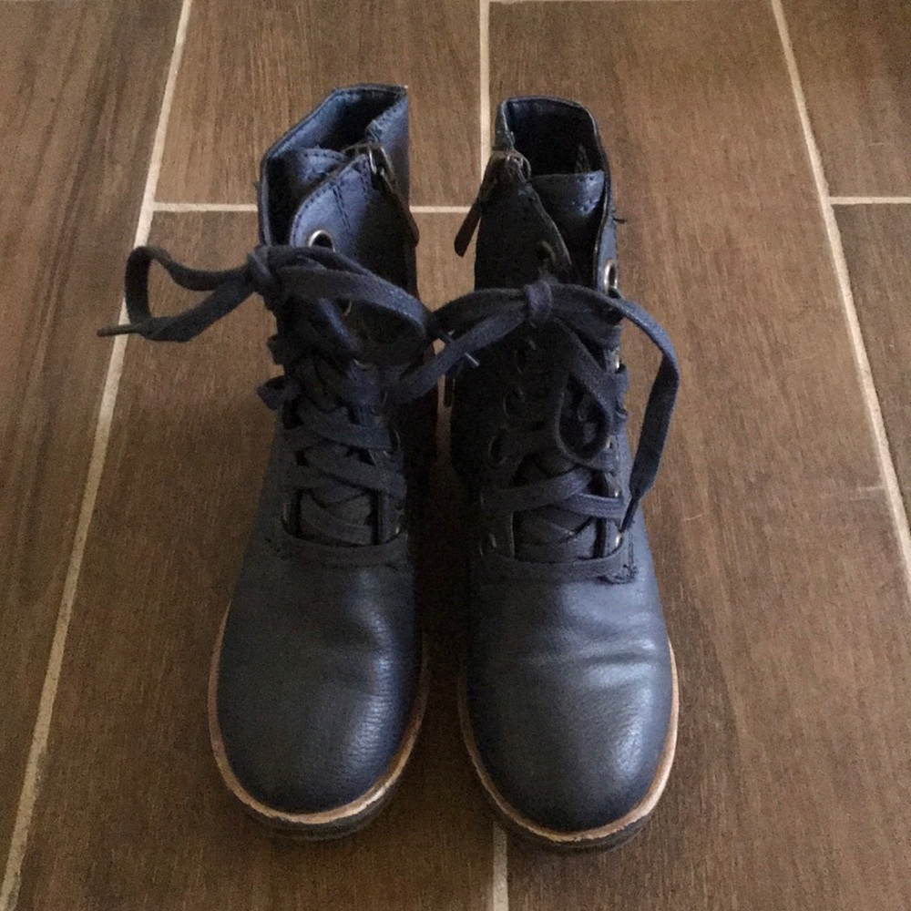 Girls boots size 11